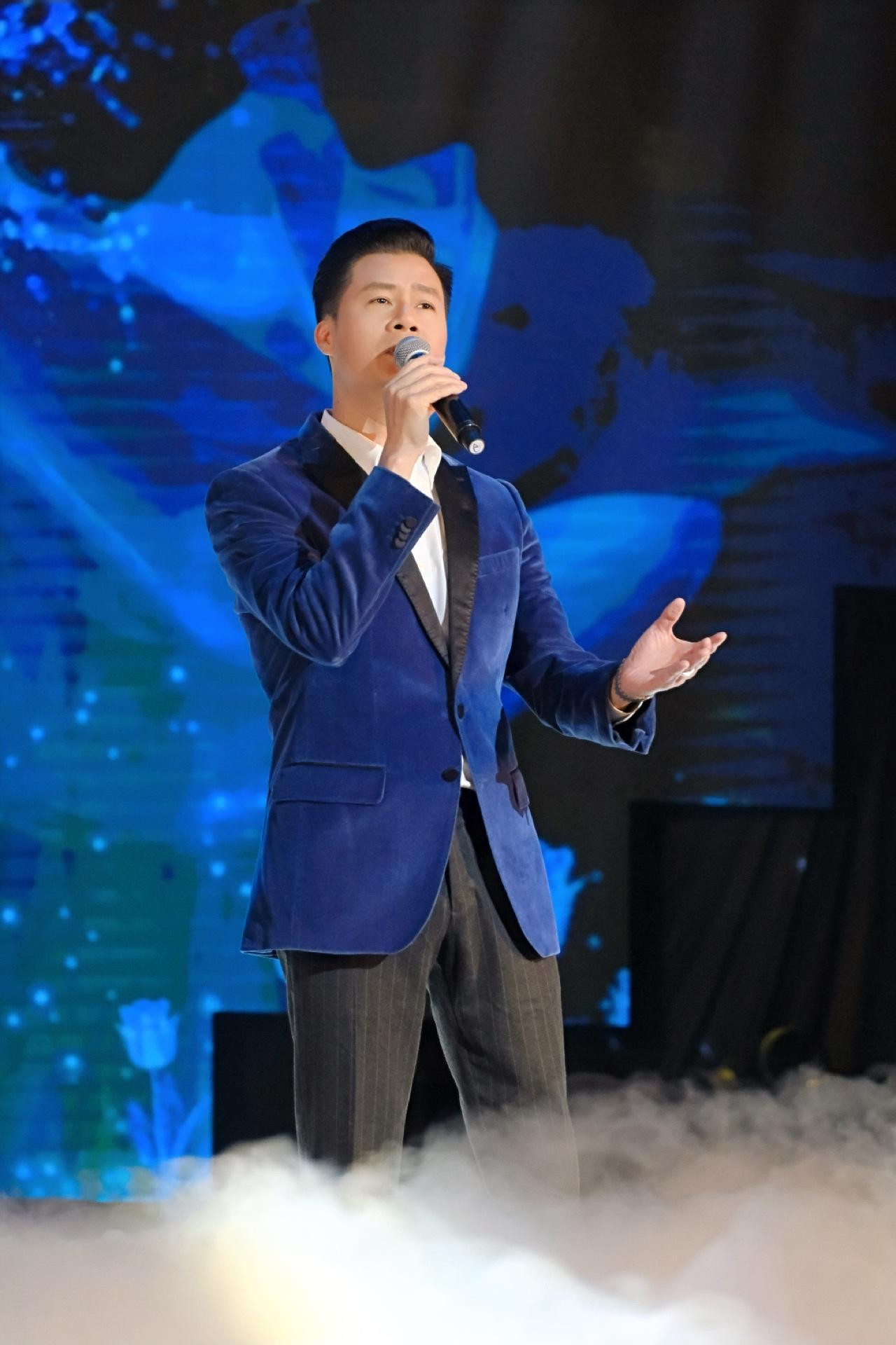 Ca sĩ Quang Dũng...