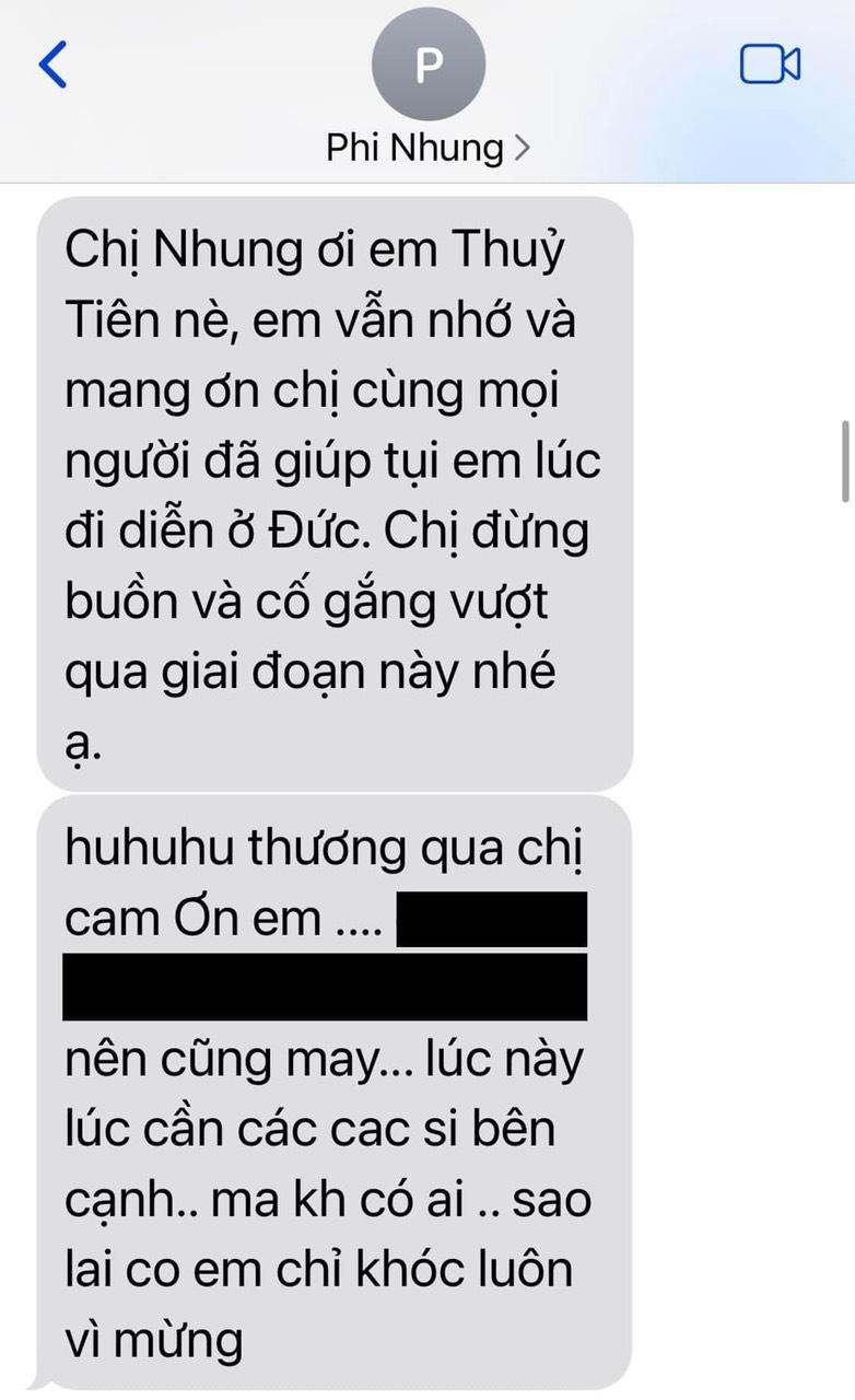 Thủy Tiên vẫn biết ơn sự giúp đỡ của Phi Nhung khi đi diễn ở Đức, và cô cũng luôn động viên đàn chị khi khó khăn.