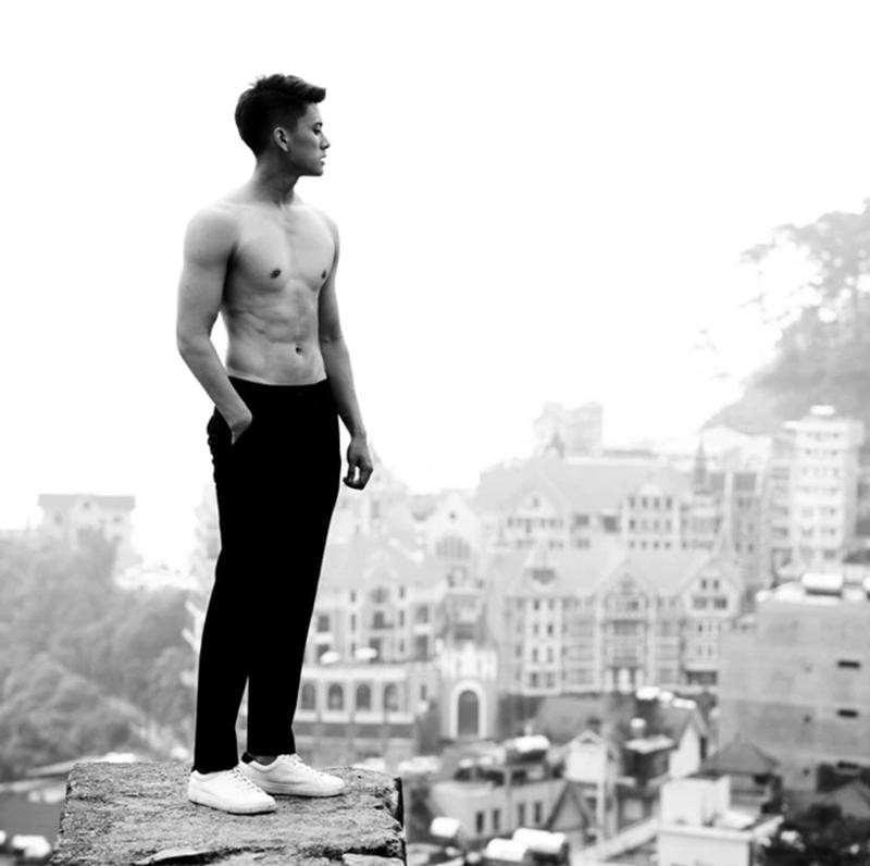 ... anh hiện đã có một thân hình chuẩn. - Ảnh: FBNV.