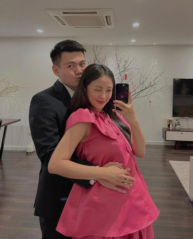 Salim - Hải Long là cặp đôi trai tài gái sắc của show Việt. Salim - Hải Long là cặp đôi trai tài gái sắc của show Việt.