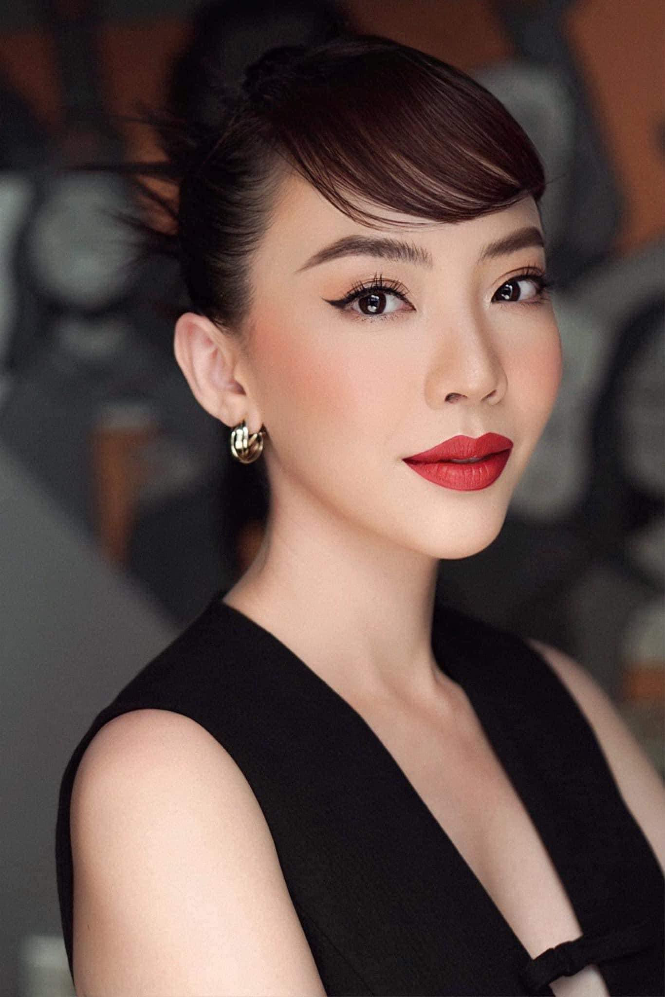 Thu Trang trẻ trung, cuốn hút trong bộ ảnh mới.