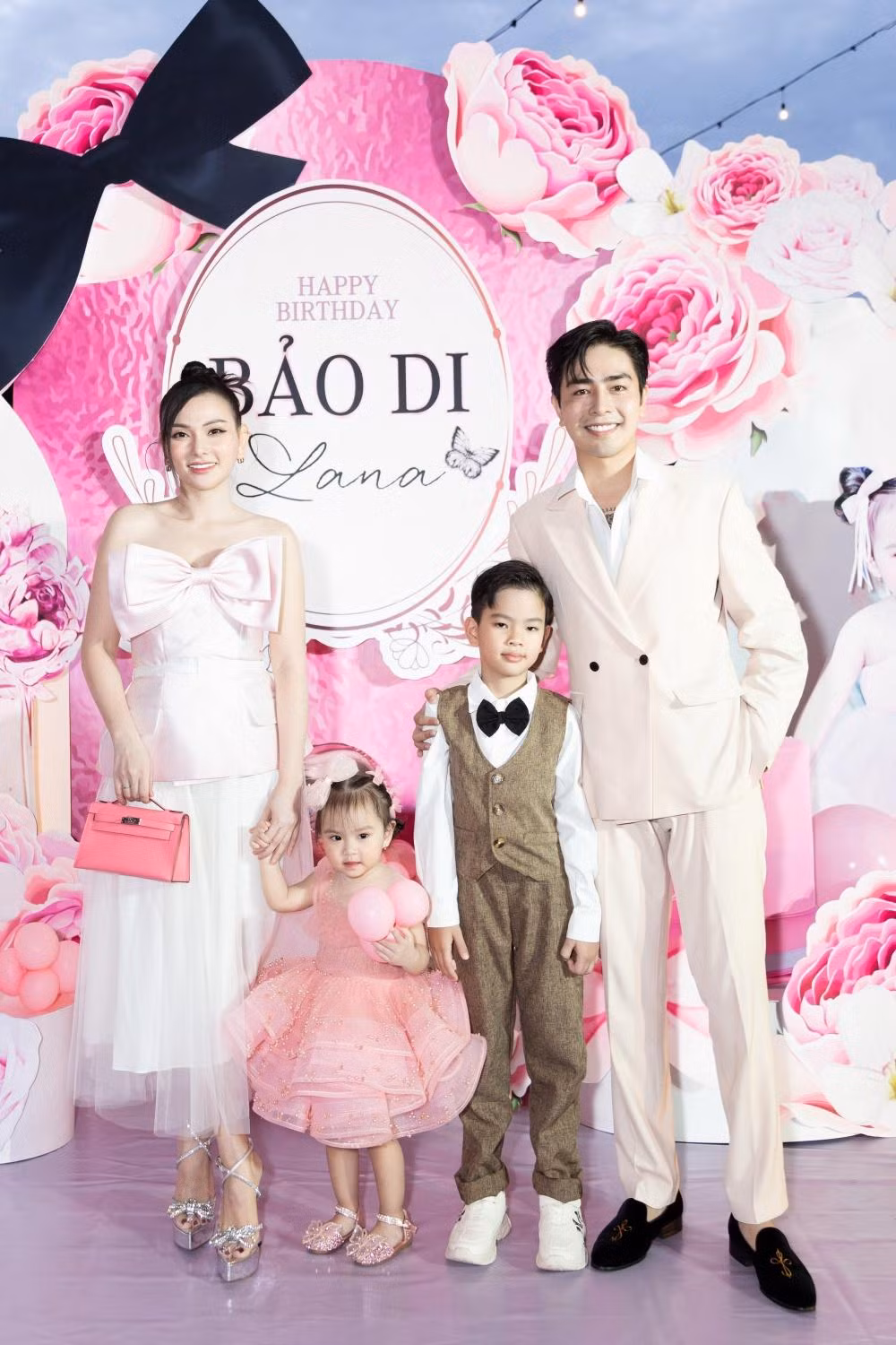Thu Thủy từng tiết lộ con gái út là "cây hài" của gia đình cô.