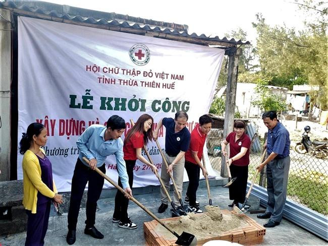 Sự xuất hiện của Nhã Phương và Trường Giang...