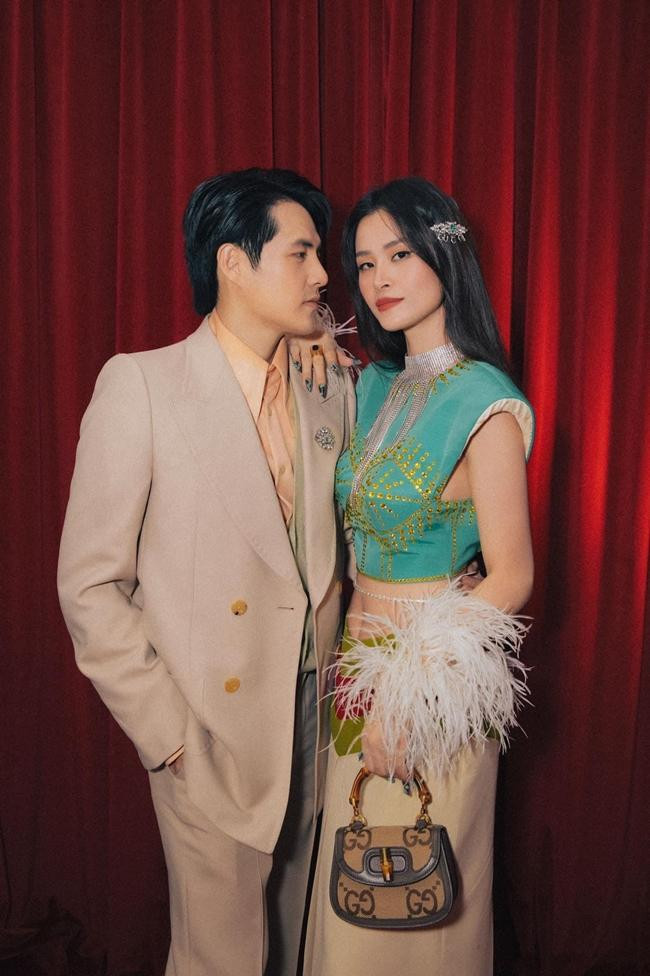 Trong tâm thư mới, Đông Nhi nhấn mạnh "Đông Nhi vẫn là Đông Nhi. Vẫn rất trân trọng tình cảm của FC nói riêng và khán giả nói chung. Mai Hồng Ngọc vẫn là Mai Hồng Ngọc. Một người vợ, người mẹ của gia đình nhỏ". - Ảnh: FBNV. Trong tâm thư mới, Đông Nhi nhấn mạnh "Đông Nhi vẫn là Đông Nhi. Vẫn rất trân trọng tình cảm của FC nói riêng và khán giả nói chung. Mai Hồng Ngọc vẫn là Mai Hồng Ngọc. Một người vợ, người mẹ của gia đình nhỏ". - Ảnh: FBNV.