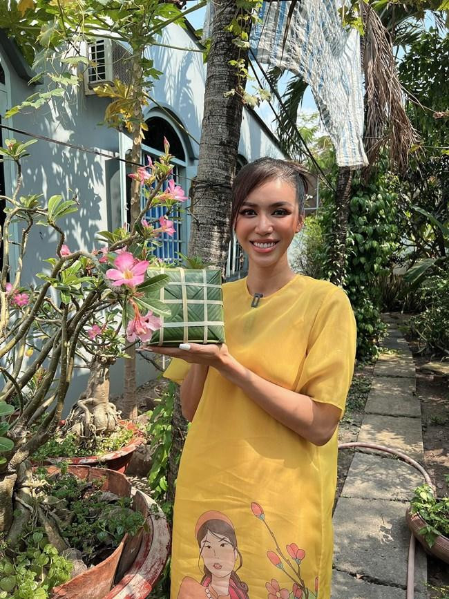 Vòng 2 là lạ của Minh Tú khiến netizen thắc mắc không thôi. - Ảnh: FBNV. Vòng 2 là lạ của Minh Tú khiến netizen thắc mắc không thôi. - Ảnh: FBNV.