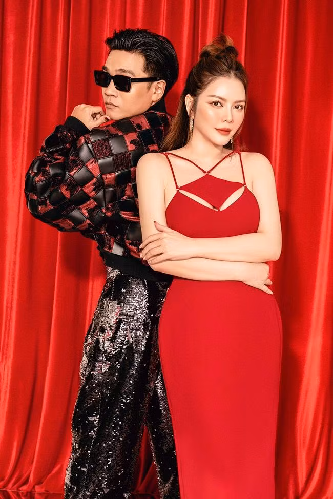 Lý Nhã Kỳ và Wowy kết hợp ăn ý ngay ngày đầu năm.