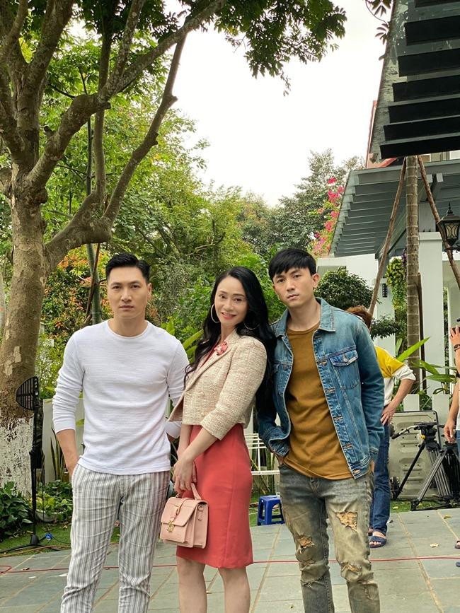 "Shark" Long và Huy của Hương Vị Tình Thân là mẫu bạn trai trong mộng của nhiều cô gái. "Shark" Long và Huy của Hương Vị Tình Thân là mẫu bạn trai trong mộng của nhiều cô gái.