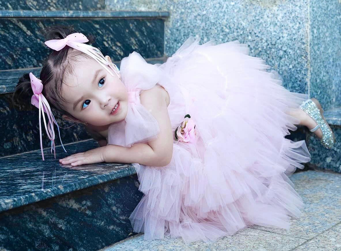 Sự tinh nghịch của "công chúa" nhà Thu Thủy khiến nhiều người yêu thích.