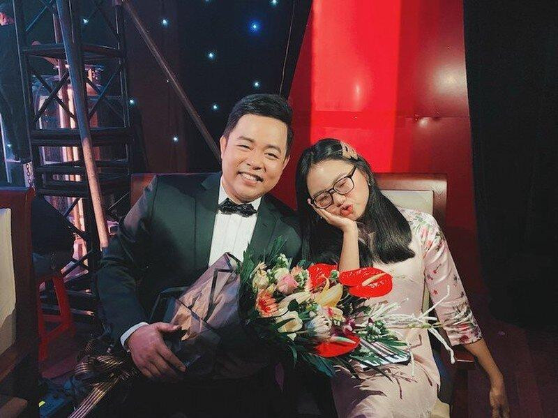 Khi hát cho show của Quang Lê, Phương Mỹ Chi bày tỏ ba nuôi trả cô cát-xê bao nhiêu cũng được.