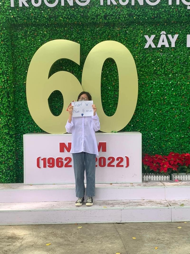 Netizen đang tò mò thi trượt rồi sẽ về nuôi em bằng cách nào đây?