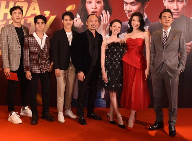 Thúy Ngân, khí chất của Thu Trang vẫn không bị lép vế. Thúy Ngân, khí chất của Thu Trang vẫn không bị lép vế.