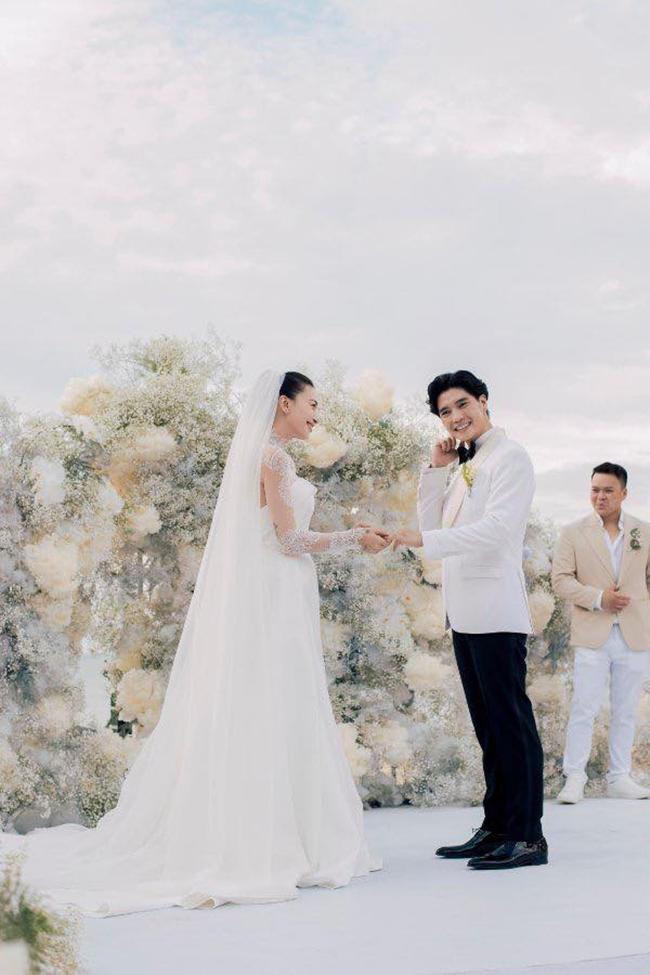 Ngô Thanh Vân - Huy Trần nhận được nhiều lời khen vì đẹp đôi và được công chúng đồng lòng chúc phúc. - Ảnh: FBNV.