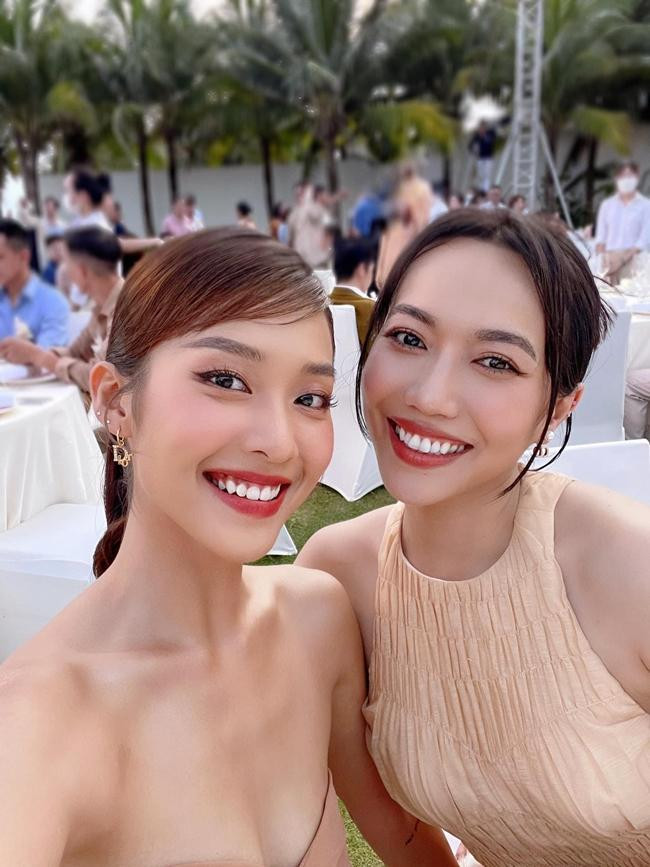 Diệu Nhi là cô gái may mắn bắt được hoa cưới ngày hôm nay. - Ảnh: FBNV