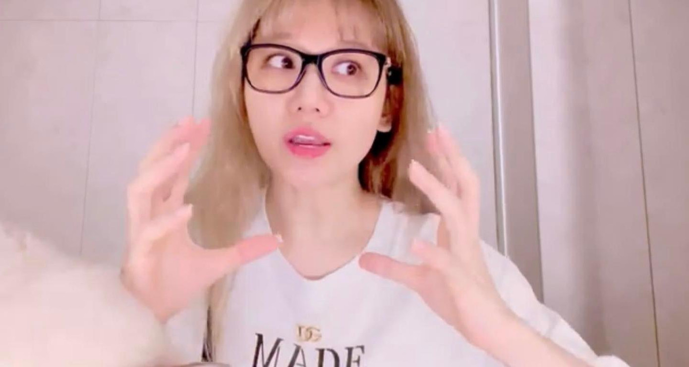 Hari Won nhận được nhiều lời động viên và chúc cô nhanh khỏe lại từ cư dân mạng. Hari Won nhận được nhiều lời động viên và chúc cô nhanh khỏe lại từ cư dân mạng.