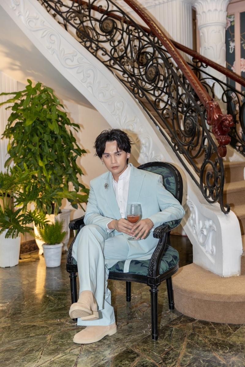 Ca sĩ Nguyễn Trần Trung Quân...