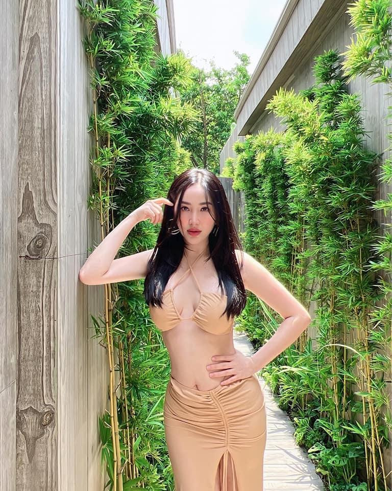 Sinh con chưa đầy một năm nhưng Bảo Thy đã lấy lại được vóc dáng thon gọn.