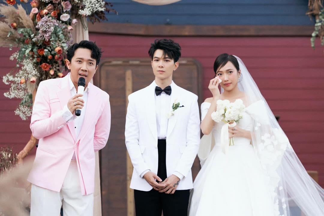 Trấn Thành đã có những chia sẻ đầy sâu sắc và rất thực tế trong đám cưới. Trấn Thành đã có những chia sẻ đầy sâu sắc và rất thực tế trong đám cưới.