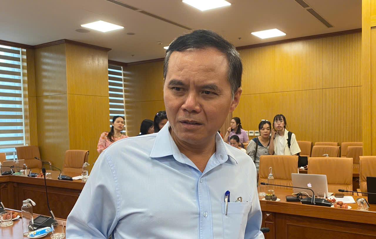 Ông Phạm Kim Đăng trả lời tại họp báo. Ảnh: Thanh Huyền