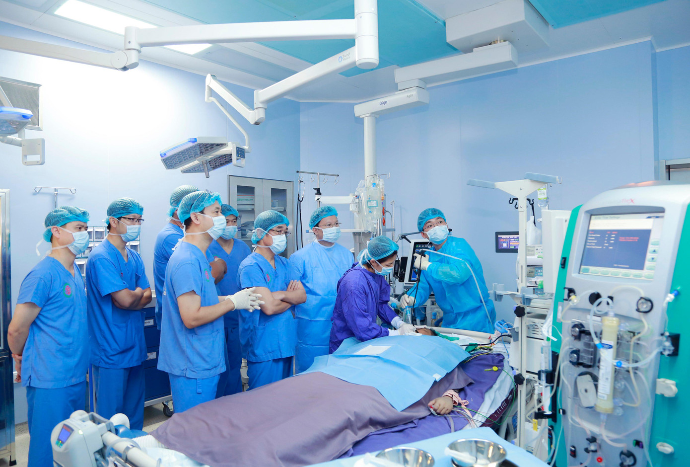 Thanh niên Bệnh viện TƯQĐ 108 là lực lượng tiên phong trong các hoạt động chuyên môn, đặc biệt là ghép tạng. Ảnh: PV Thanh niên Bệnh viện TƯQĐ 108 là lực lượng tiên phong trong các hoạt động chuyên môn, đặc biệt là ghép tạng. Ảnh: PV