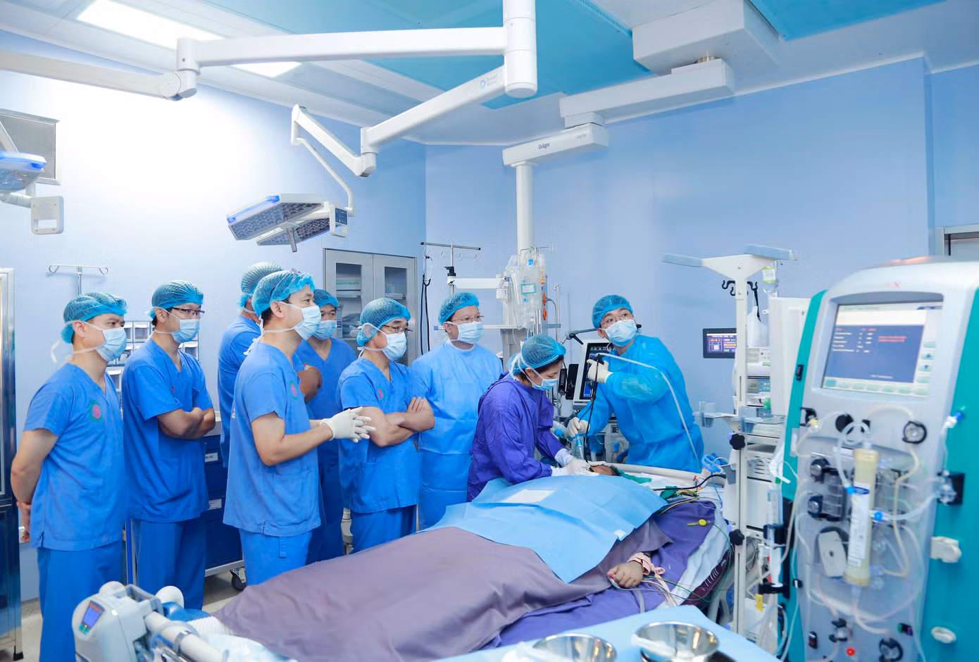 Thanh niên Bệnh viện TƯQĐ 108 là lực lượng tiên phong trong các hoạt động chuyên môn, đặc biệt là ghép tạng. Ảnh: PV Thanh niên Bệnh viện TƯQĐ 108 là lực lượng tiên phong trong các hoạt động chuyên môn, đặc biệt là ghép tạng. Ảnh: PV