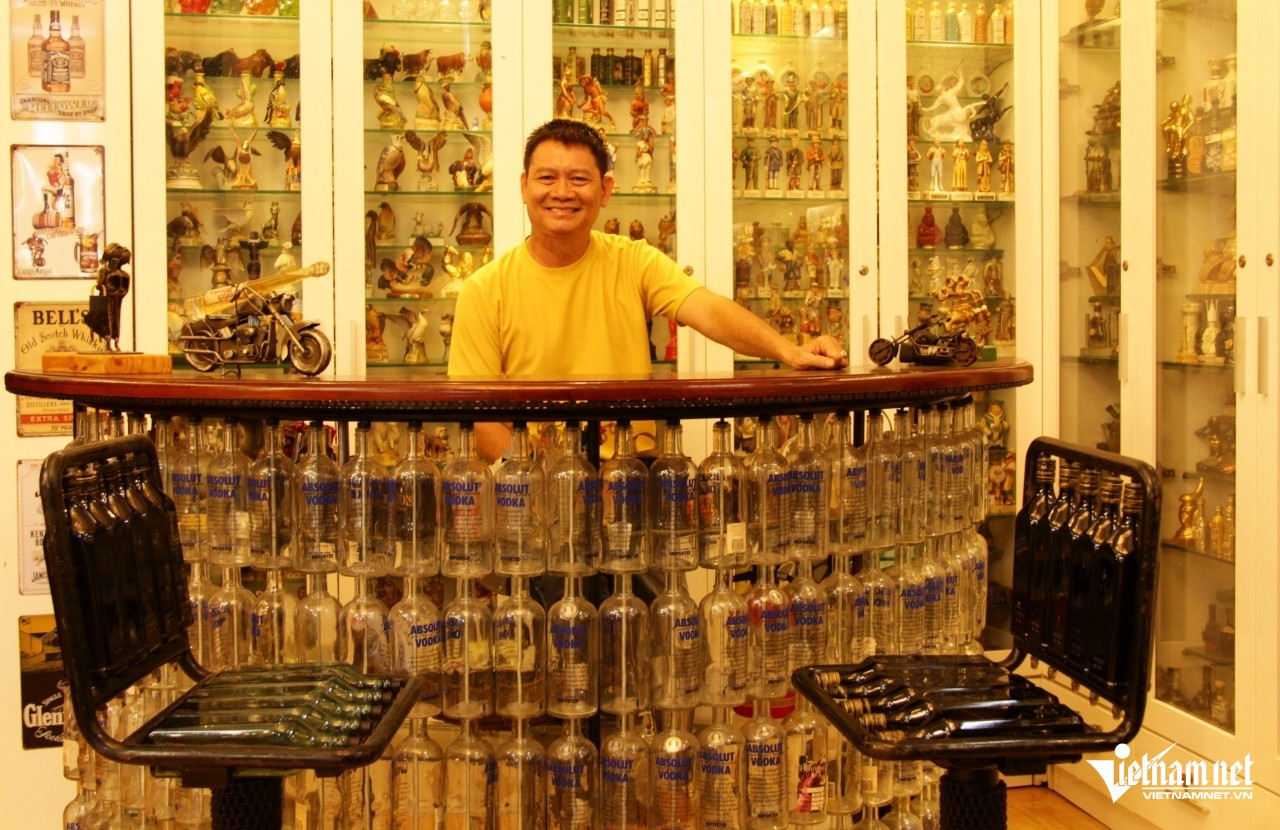 Quầy bar nhỏ có thiết kế độc đáo. Ảnh: Hà Nguyễn Quầy bar nhỏ có thiết kế độc đáo. Ảnh: Hà Nguyễn