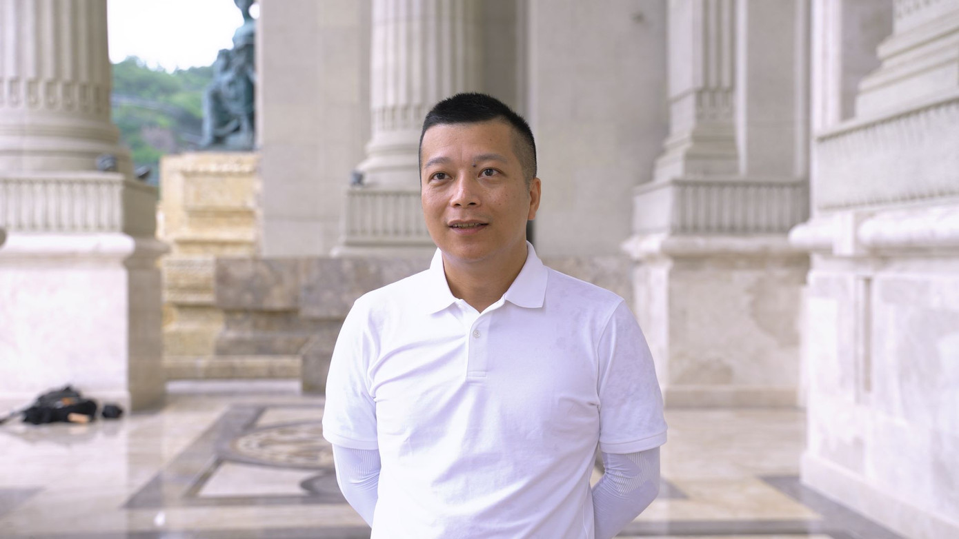 Chuyên gia đánh giá xe Tùng Anh ấn tượng với trải nghiệm lái vui vẻ của xe đạp điện VinFast.