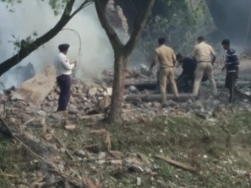 Nổ nhà máy sản xuất pháo hoa, hàng chục người thương vong ảnh 1