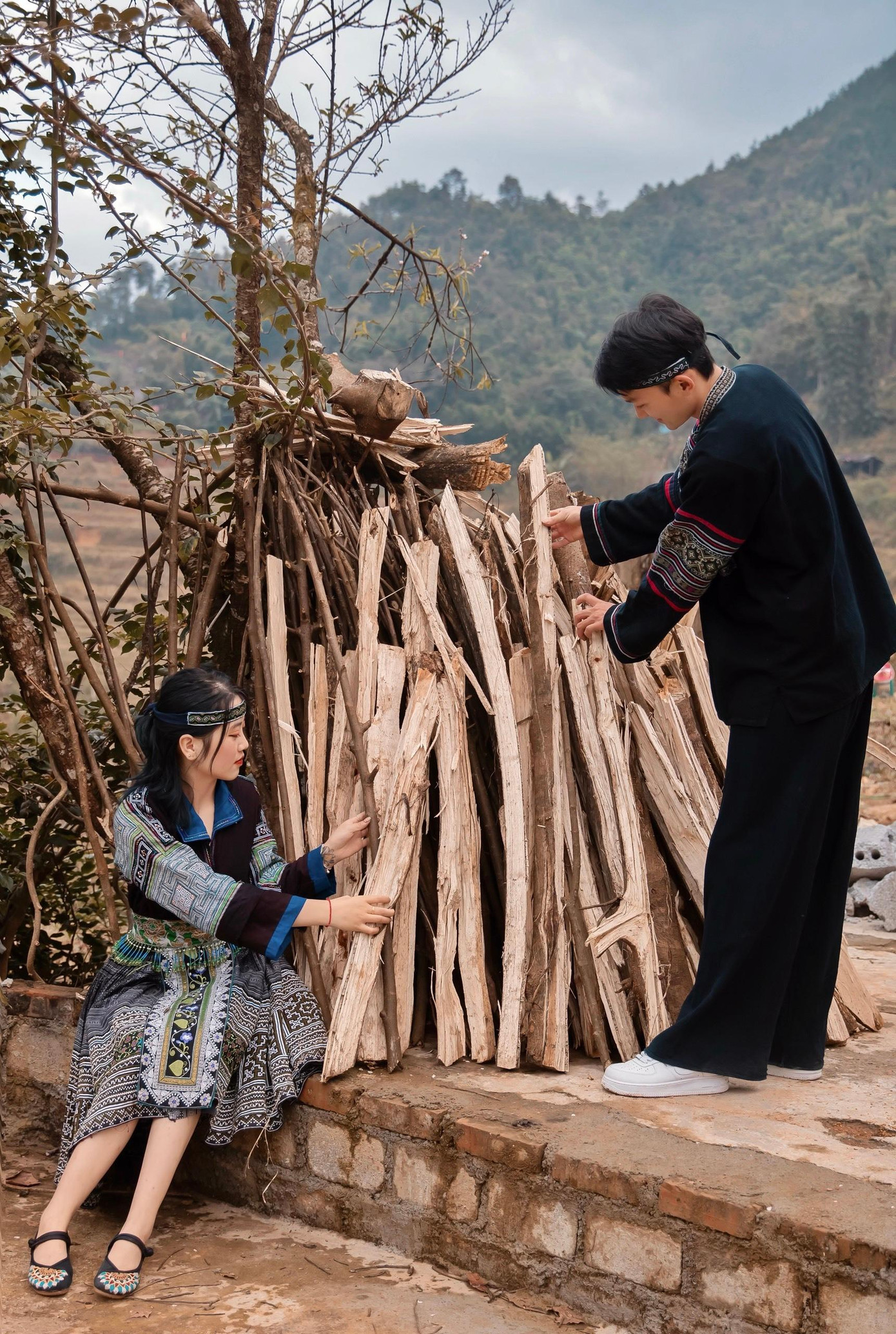 Bộ ảnh của Hoàng và Thư sau khi đăng tải đã nhận được rất nhiều lời khen từ cư dân mạng.