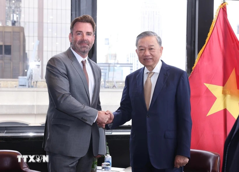 Tổng Bí thư, Chủ tịch nước Tô Lâm tiếp lãnh đạo Tập đoàn Apple. (Ảnh: Lâm Khánh/TTXVN) Tổng Bí thư, Chủ tịch nước Tô Lâm tiếp lãnh đạo Tập đoàn Apple. (Ảnh: Lâm Khánh/TTXVN)