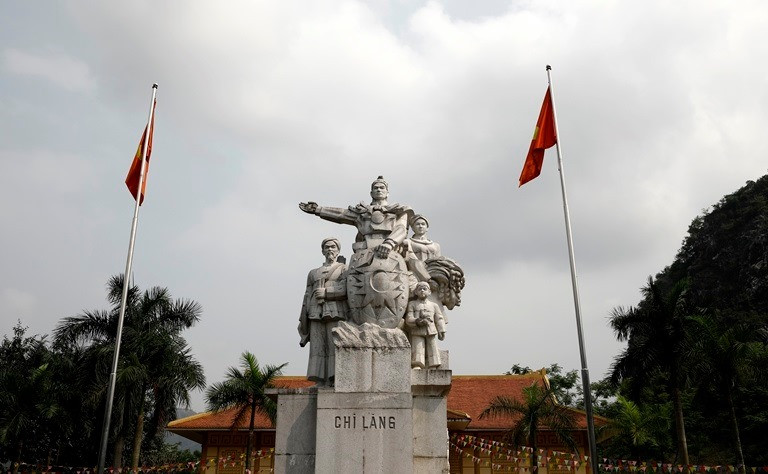 Tượng đài Chiến thắng Chi Lăng.