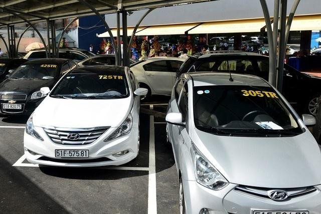 Các loại xe thanh lý được ngân hàng rao bán theo hai hình thức mua bán trực tiếp hoặc thông qua đấu giá. Ảnh: Lê Quân.