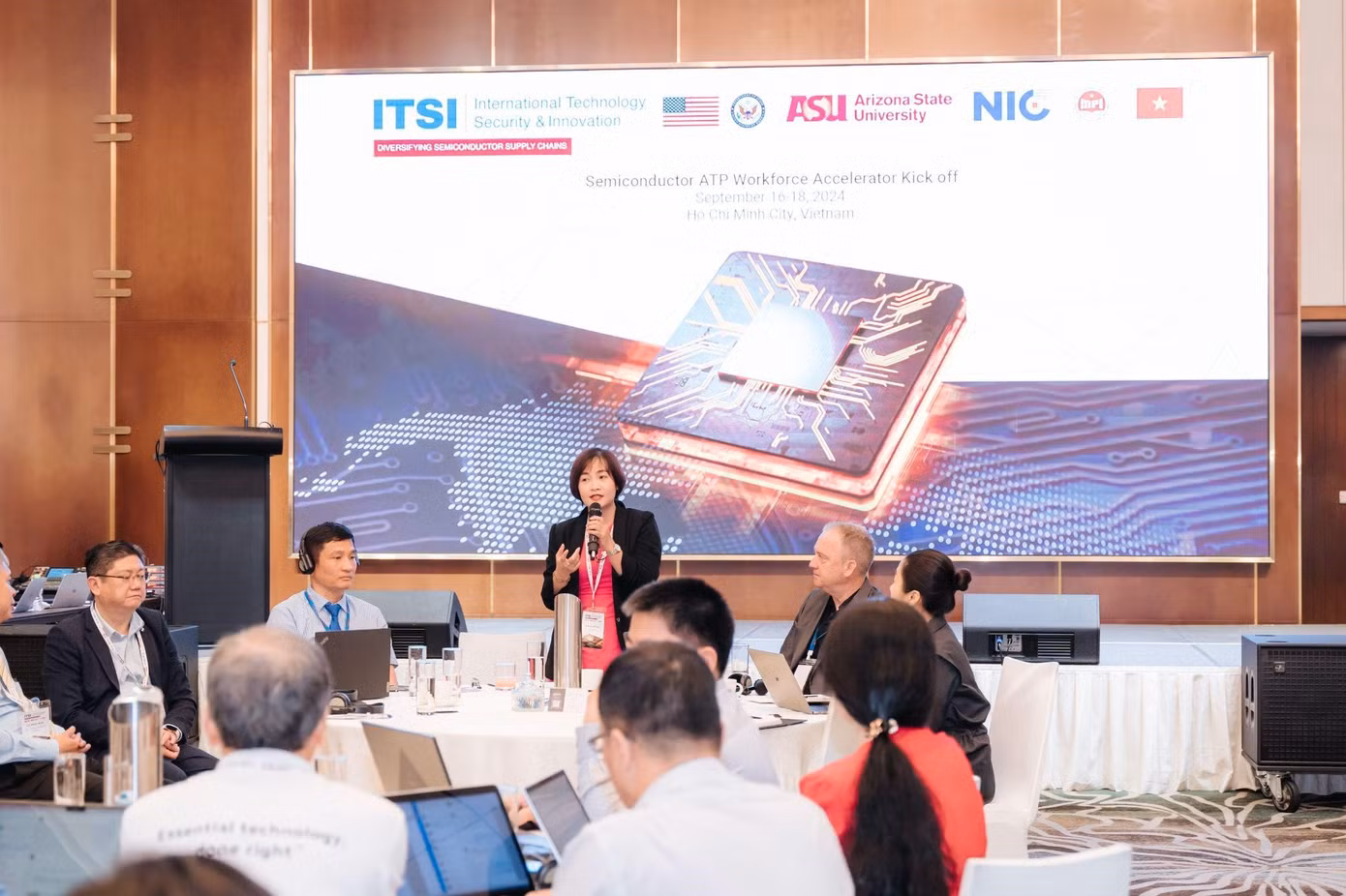 Các hội thảo trong ngày thứ hai là không gian giao lưu giữa các đơn vị đối tác tại Hoa Kỳ và các cơ sở giáo dục của Việt Nam.