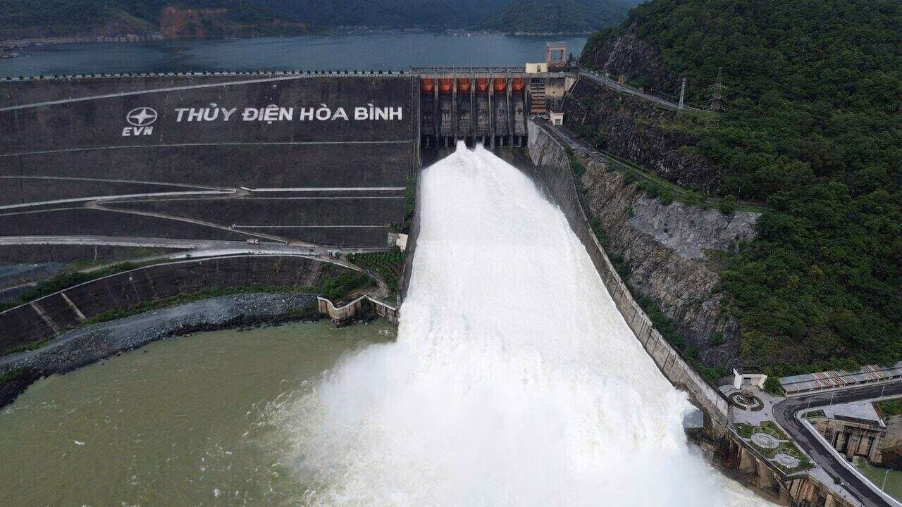 Cục Quản lý và Xây dựng công trình thủy lợi yêu cầu các đơn vị liên quan có cảnh báo sớm cho người dân vùng hạ du trước khi hồ chứa xả lũ do mưa lớn. Ảnh: Minh Nguyên.