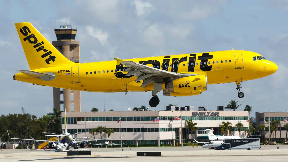 Một du khách đã bị trộm hành lý ký gửi trên chuyến bay của Spirit Airlines.