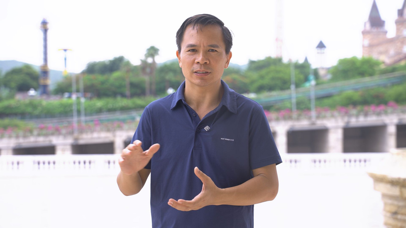 Chuyên gia đánh giá xe Hữu Thọ đánh giá xe đạp điện VinFast đạp nhẹ, cảm giác lái thú vị.