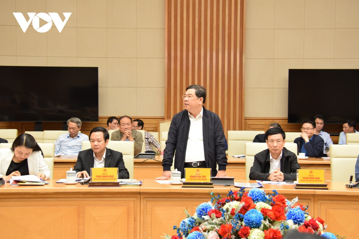 Bí thư Tỉnh ủy Nam Định Phạm Gia Túc phát biểu tại cuộc họp.