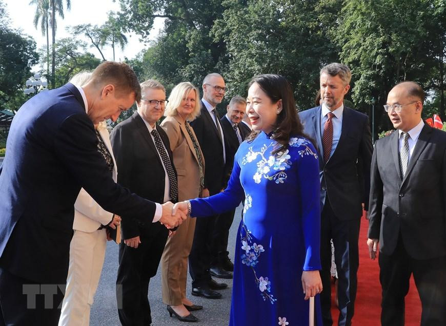 Phó Chủ tịch nước Võ Thị Ánh Xuân với các đại biểu Đan Mạch. (Ảnh: Lâm Khánh/TTXVN) Phó Chủ tịch nước Võ Thị Ánh Xuân với các đại biểu Đan Mạch. (Ảnh: Lâm Khánh/TTXVN)