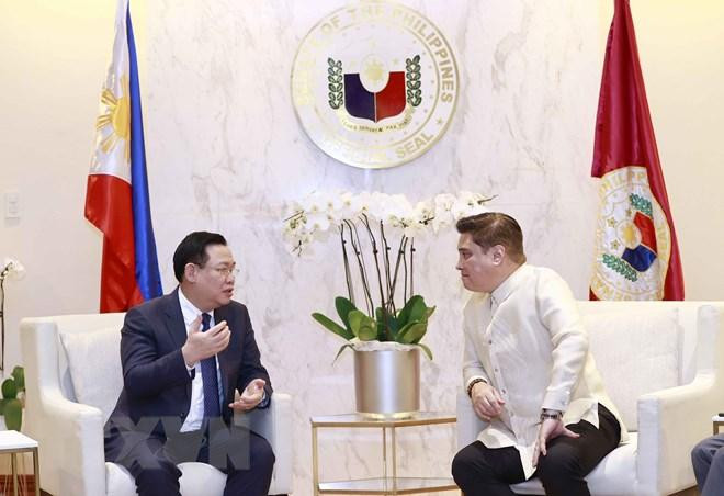 Chủ tịch Thượng viện Juan Miguel F. Zubiri tiếp thân mật Chủ tịch Quốc hội Vương Đình Huệ. (Ảnh: Doãn Tấn/TTXVN) Chủ tịch Thượng viện Juan Miguel F. Zubiri tiếp thân mật Chủ tịch Quốc hội Vương Đình Huệ. (Ảnh: Doãn Tấn/TTXVN)