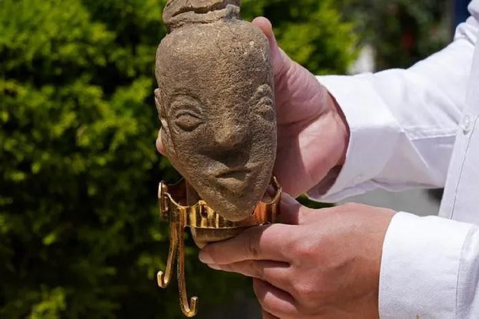 Anat, còn được gọi là Anath, là một trong những nữ thần Canaanite phổ biến nhất. Cô được biết đến với tính khí bạo lực. Anat, còn được gọi là Anath, là một trong những nữ thần Canaanite phổ biến nhất. Cô được biết đến với tính khí bạo lực.