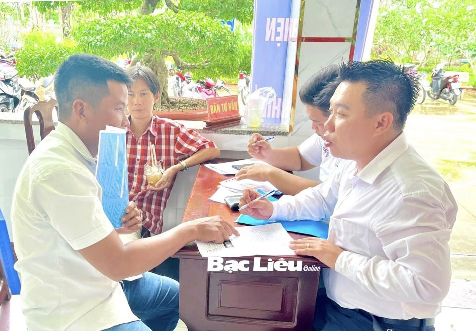 Tư vấn giải quyết việc làm cho lao động nông thôn. Ảnh: KT