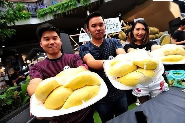 Thái Lan nỗ lực níu chân du khách tại những gian hàng sầu riêng nhưng dường như chưa mang lại hiệu quả. Ảnh: Sohu.