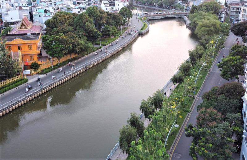 Tuyến kênh "chết" Nhiêu Lộc- Thị Nghè đã được hồi sinh là minh chứng cho nỗ lực và quyết tâm của TPHCM trong việc xanh hóa kênh rạch, xanh hóa nền kinh tế, hướng đến sự thịnh vượng và phát triển bền vững.