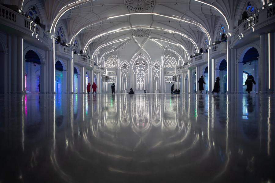 Nền nhiệt tại công viên được duy trì ổn định trong suốt cả năm để phục vụ du khách. Ảnh: Xinhua. Nền nhiệt tại công viên được duy trì ổn định trong suốt cả năm để phục vụ du khách. Ảnh: Xinhua.