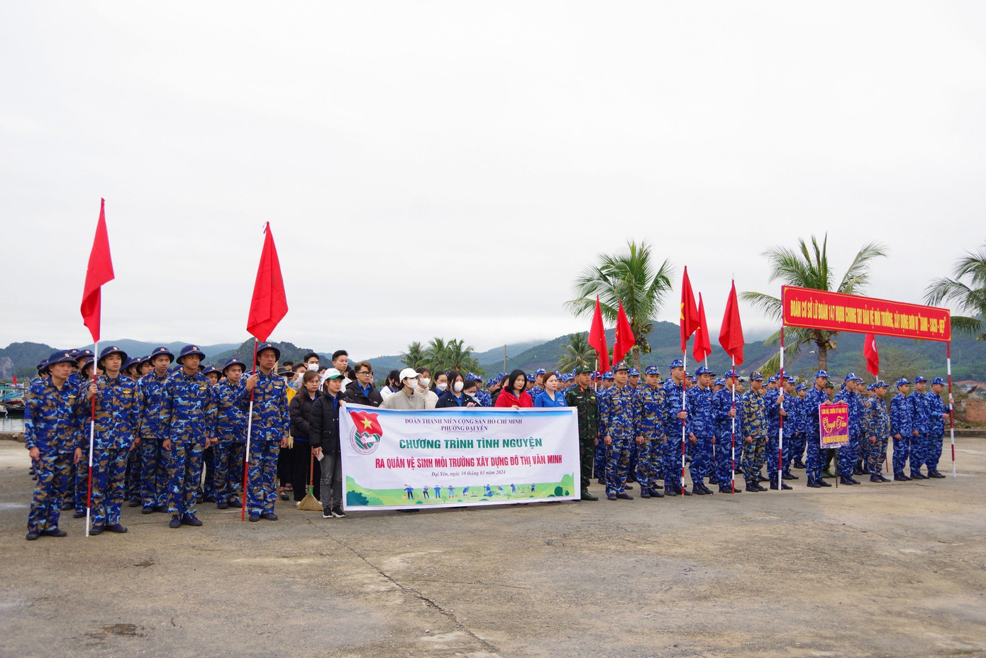 Quang cảnh buổi phát động “Ngày Chủ nhật xanh”. Quang cảnh buổi phát động “Ngày Chủ nhật xanh”.
