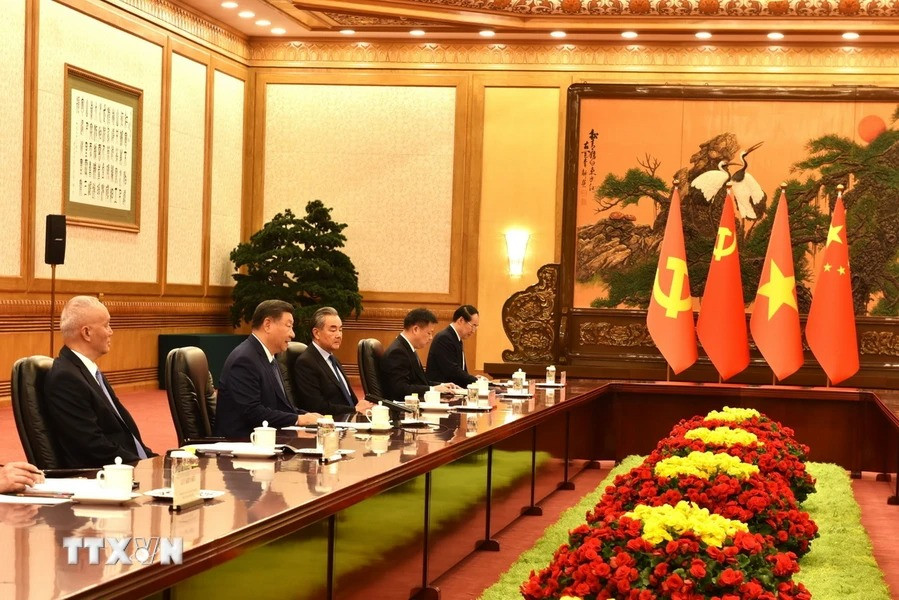 Tổng Bí thư, Chủ tịch nước Trung Quốc Tập Cận Bình tiếp đồng chí Lương Cường cùng đoàn công tác Đảng Cộng sản Việt Nam. (Ảnh: Thành Dương/TTXVN)