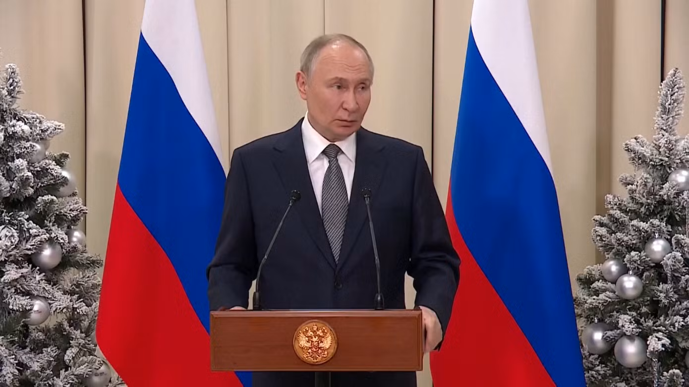 Tổng thống Liên bang Nga Vladimir Putin trả lời tại một cuộc họp báo ở Leningrad, ngày 26/12. Ảnh chụp màn hình.