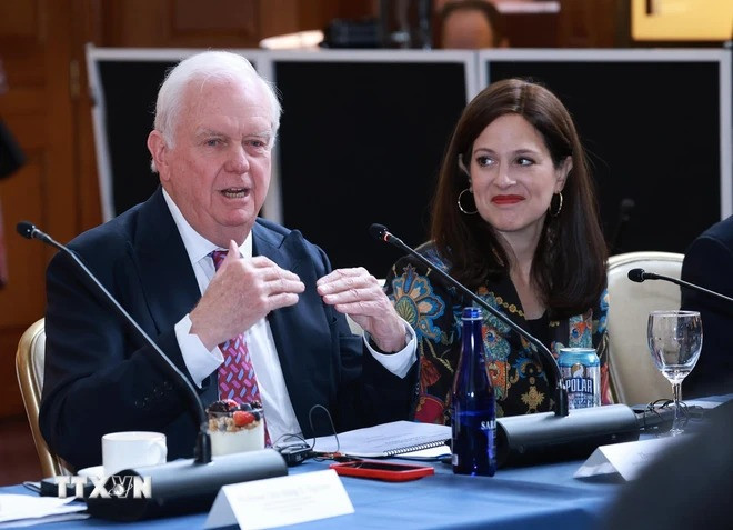 Ông Thomas Vallely, Chuyên gia về Việt Nam của Đại học Columbia (Hoa Kỳ) phát biểu. (Ảnh: Lâm Khánh - TTXVN) Ông Thomas Vallely, Chuyên gia về Việt Nam của Đại học Columbia (Hoa Kỳ) phát biểu. (Ảnh: Lâm Khánh - TTXVN)