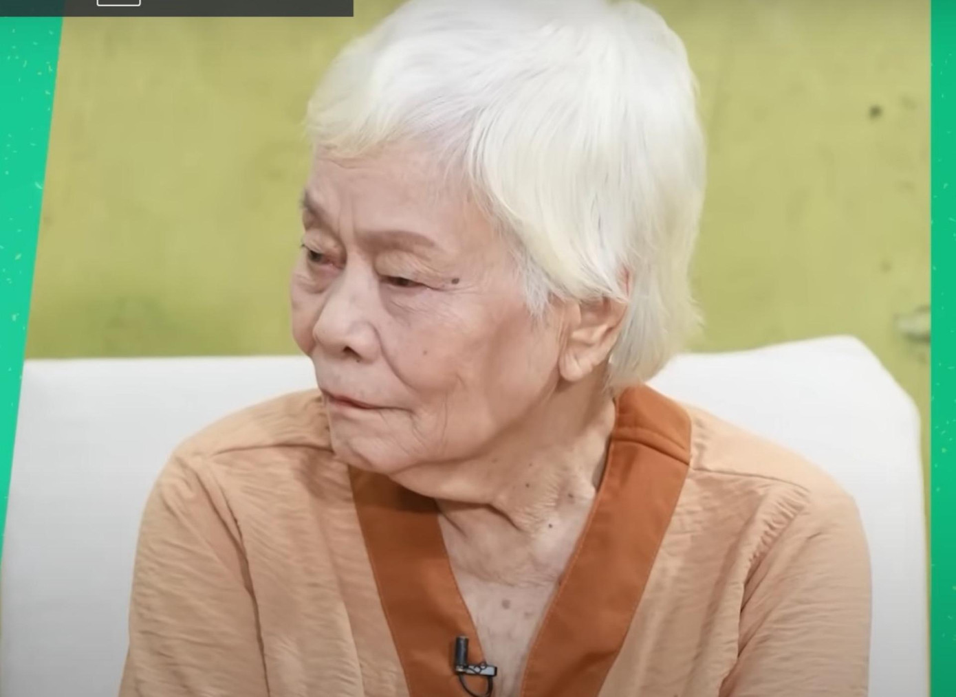 Bà Xuân Dung yếu hẳn sau lần bị tai biến. Bà Xuân Dung yếu hẳn sau lần bị tai biến.