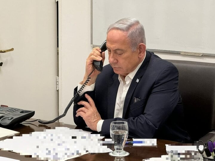 Thủ tướng Israel Benjamin Netanyahu đã lựa chọn không tấn công trả đũa ngay lập tức nhằm vào Iran sau khi có cuộc điện đàm với Tổng thống Mỹ Joe Biden. (Ảnh: GPO) Thủ tướng Israel Benjamin Netanyahu đã lựa chọn không tấn công trả đũa ngay lập tức nhằm vào Iran sau khi có cuộc điện đàm với Tổng thống Mỹ Joe Biden. (Ảnh: GPO)