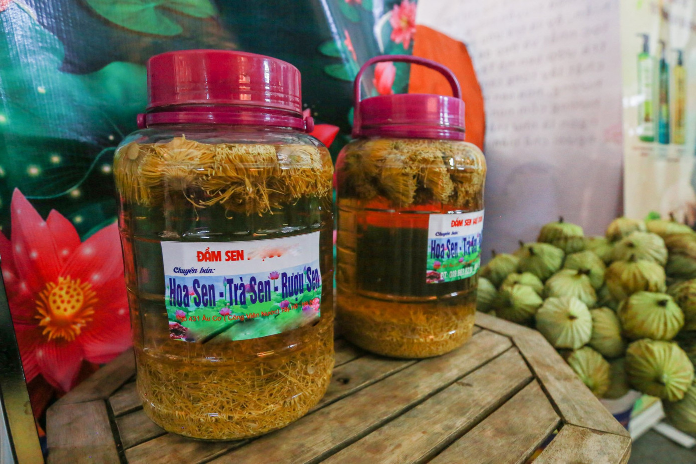 Thậm chí sen cũng có thể ngâm rượu.
